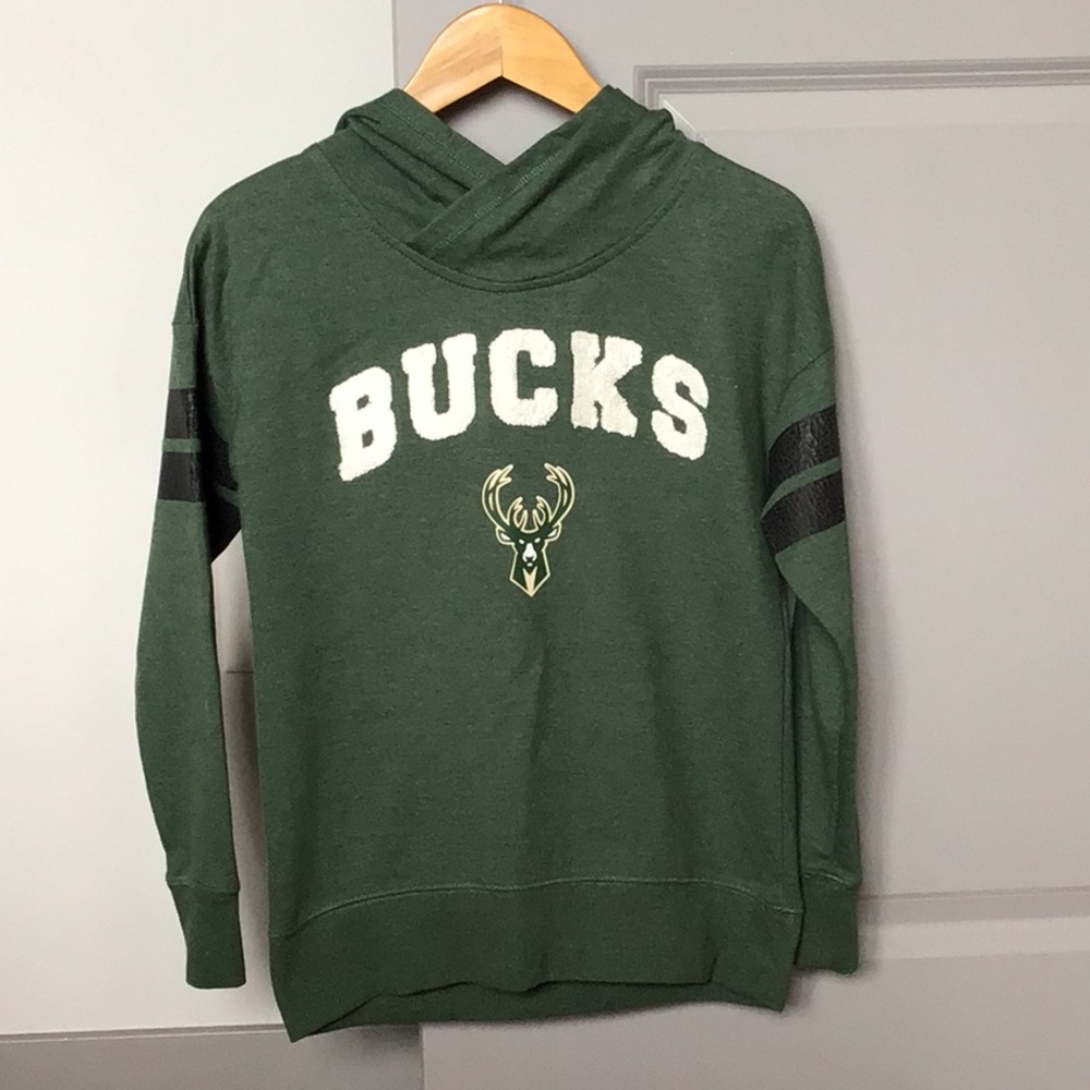 Girls’s size M (7/8) Milwaukee Bucks hoodie